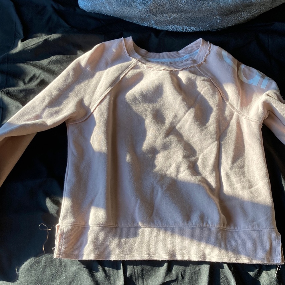 XS Calvin Klein light pink sweater/shirt